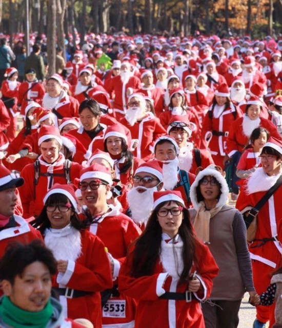 日本6000 圣诞老人 呼吁为患病儿童送圣诞礼物