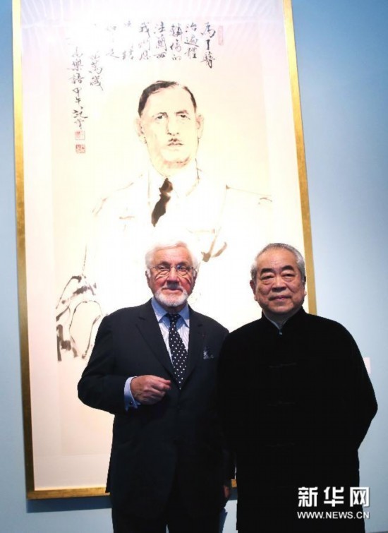 (文化)(1)《守成与腾飞——卡尔多雕塑与范曾绘画联展》在京开幕