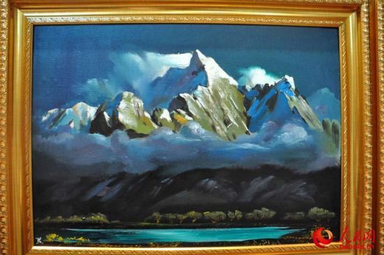 《雪山》。这是库尔巴诺夫根据自己对中国山川的印象画作而成。(摄影 人民网李政杰)