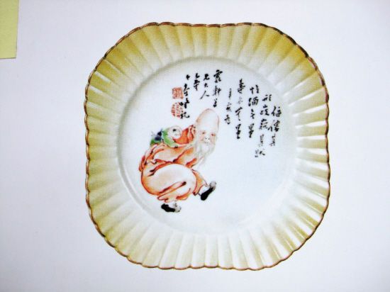 高奇峰绘寿星背童纹碟，1911年。广州市文物总店藏