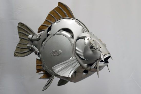 廢棄金屬再生出的藝術：藝術家用輪轂制動物雕塑
