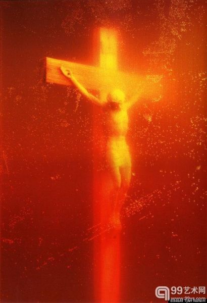 《小便中的基督》（Piss Christ） Andres Serrano创作 来自Edward Tyler Nahem画廊
