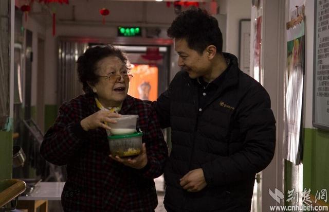 组图：武汉“拆二代”坐拥35套房产 办养老院