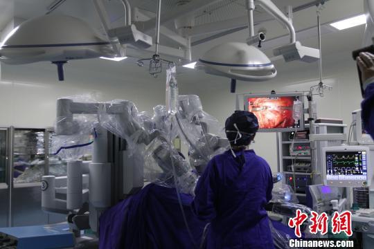 上海婦産科醫院引進機器人完成高難度手術