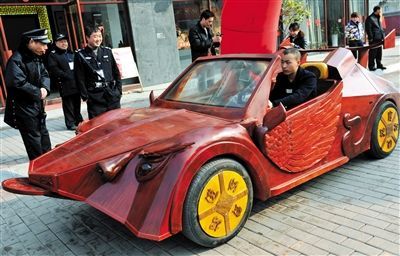 江西农民10万自制红木轿车