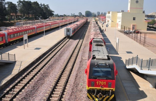 中国在海外修建最长铁路通车 横贯安哥拉全境