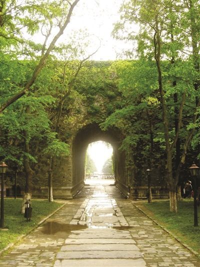 明代宫城的正南门午门遗址尚存。 资料图片