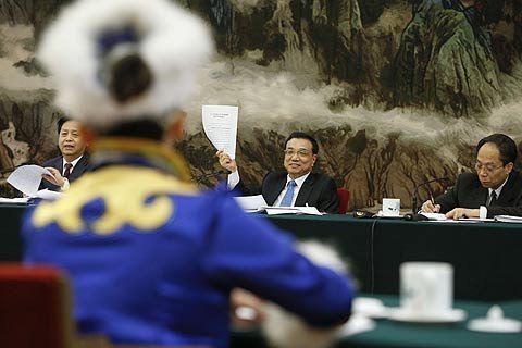 3月9日上午，李克强参加黑龙江代表团审议。