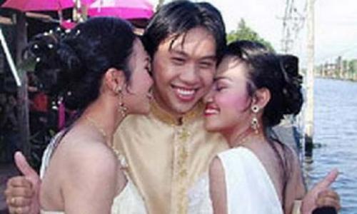 青梅竹馬難離分泰國男子把雙胞姐妹娶回家（圖）