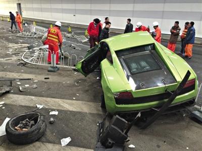 北京豪车相撞维修至少200万 车主系在校大学生