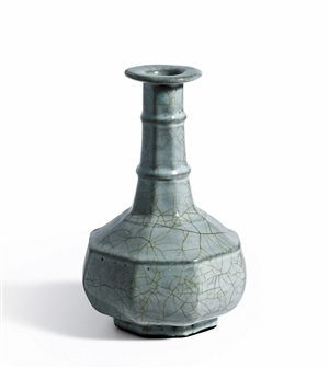  刘益谦花1.1388亿港元买下南宋官窑青釉八方瓶。 (苏富比供图)