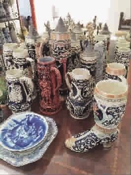 ■造型各異的陶瓷浮雕啤酒杯，每一件都擁有獨特的花紋和形狀