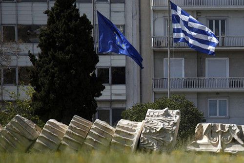 一位參與希臘融資談判的官員稱，退出歐元區、建立自己的貨幣政策對希臘沒有好處。