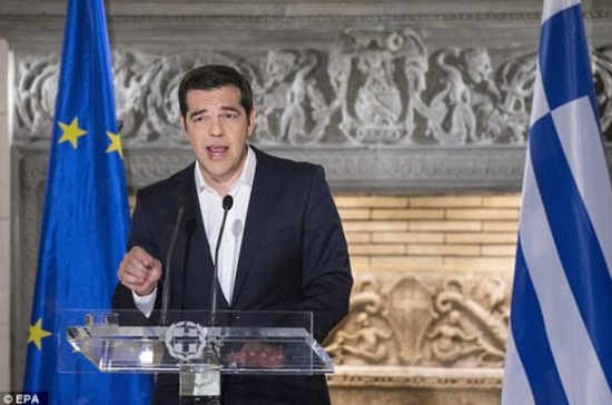 希腊总理齐普拉斯发表电视讲话，宣布公投结果为“否决”