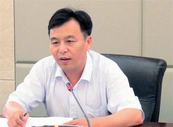p49-2 惠州市发展和改革局局长胡建斌表示，入驻“中介超市”的条件还会进一步放宽。