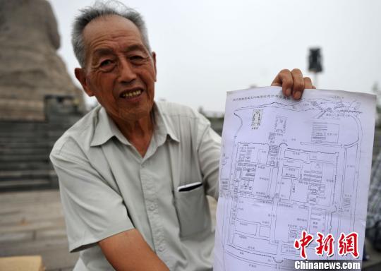 河北灤縣85歲老人繪製400多幅畫作製成《灤州古城風貌圖》
