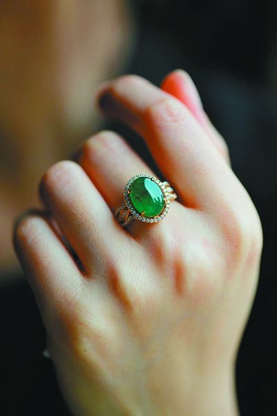 祖母綠鑽石18K金戒指（嘉德線上祖母綠寶石拍品）