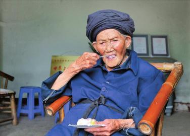118歲壽星體藏“好基因”每天三頓必吃回鍋肉