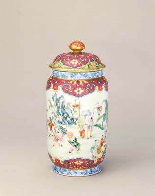 粉彩婴戏图壮罐，清乾隆，现藏于北京故宫博物院