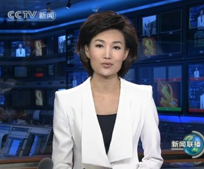 央视《新闻联播》主持人李梓萌高居“2015中国11大光棍名人”榜首