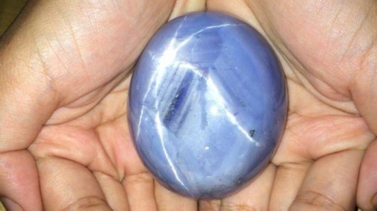斯里兰卡发现最大蓝星宝石 价值1亿美元