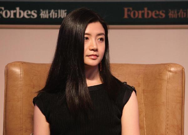 中国最美女富豪，身价过百亿，马云曾千里寻她
