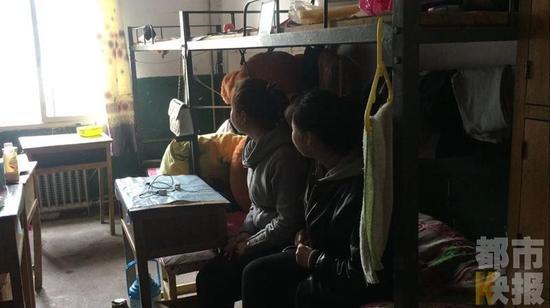 西安東郊一學校男老師清晨進女生宿舍，學生被嚇醒。