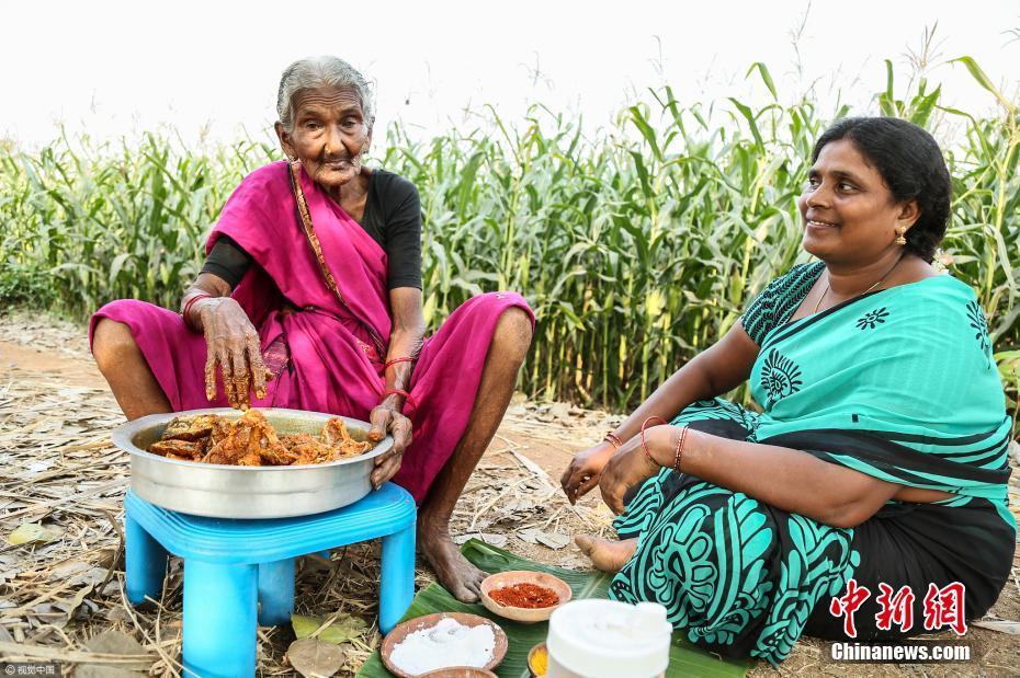 印度106岁老人直播做饭引来20万粉丝