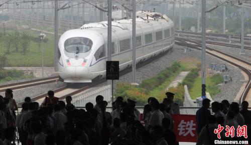 资料图：宁杭高铁开通，串联长三角。中新社发 泱波 摄