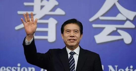 1955年10月生，浙江上虞人。新任商务部部长。