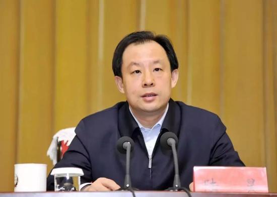 1967年6月生，籍贯上海。新任自然资源部部长。