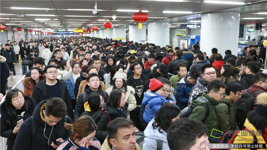 春运返程大幕拉开 地铁北京站、北京西站十天