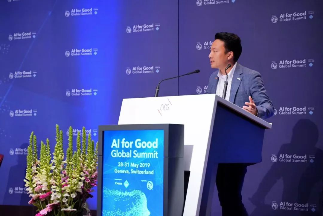 极飞科技联合创始人龚槚钦介绍 AI 如何助力农业发展 