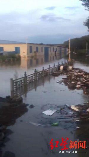  △水位突涨，27家商户仓库被淹