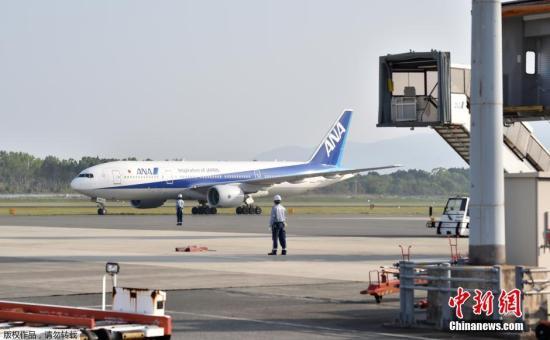 日媒报道：日本一架飞机起飞后紧急返航 系因机舱出现大量尘埃