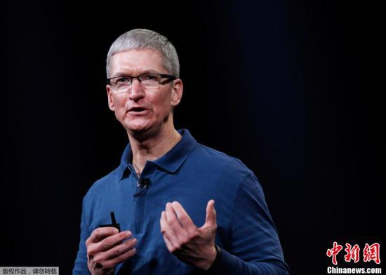 北京时间10月24日凌晨，美国加州，苹果公司召开特别发布会，发布5款最新产品，其中包括第四代iPad以及7.9英寸iPad mini。图为苹果首席执行官蒂姆·库克Tim Cook。