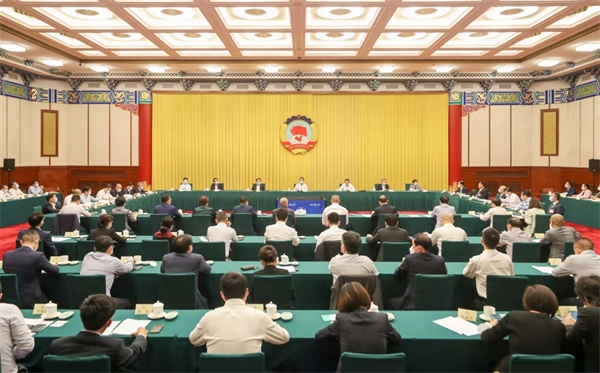 “海外侨胞深度参与“一带一路”建设座谈会在京举行，益海嘉里金龙鱼穆彦魁出席并建言