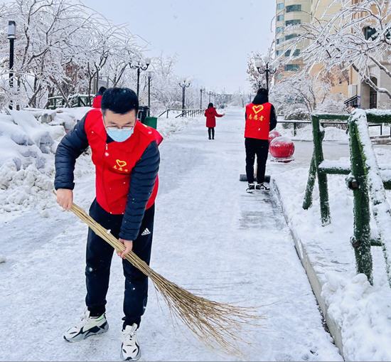 中建七局一公司哈尔滨项目志愿者火速动员抗击暴雪