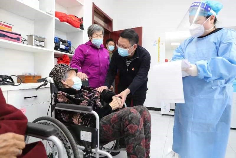 “点赞！大兴瀛海110岁老党员接种新冠疫苗