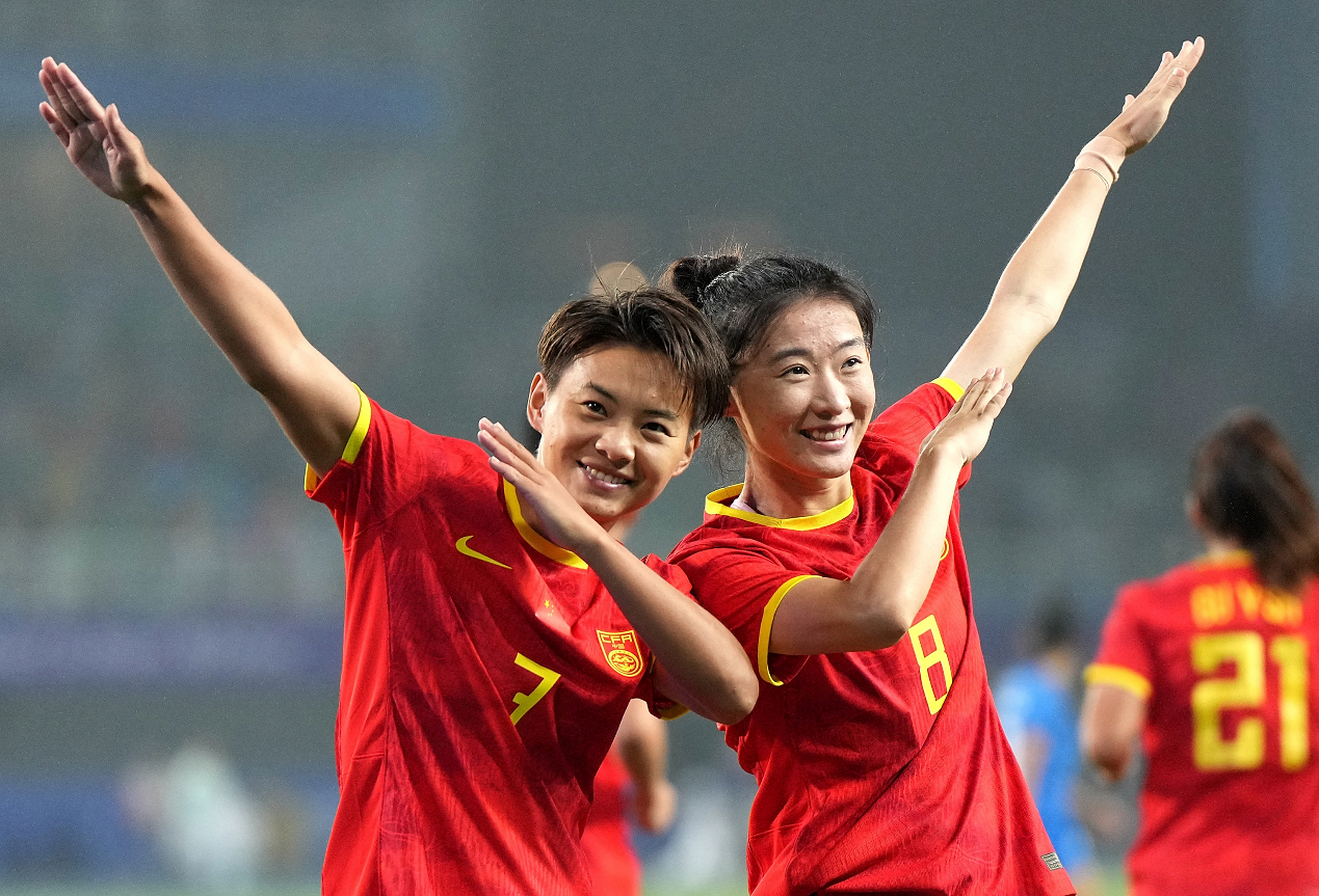 中国女足16：0迎来开门红金锣相伴共享荣耀
