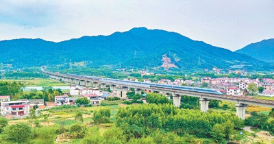 贵广高铁正式提速运营