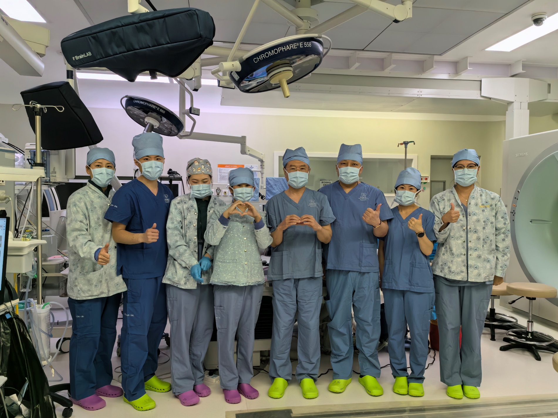 破解高龄手术难题 北京和睦家医院“内镜外科”治疗先行