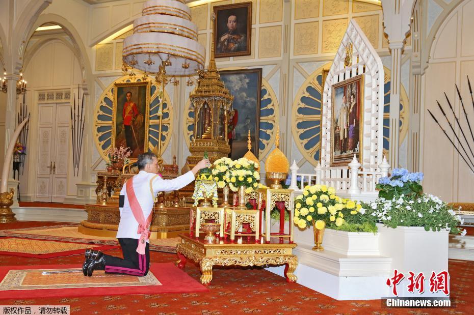 哇集拉隆功王储即位 正式成为泰国新国王