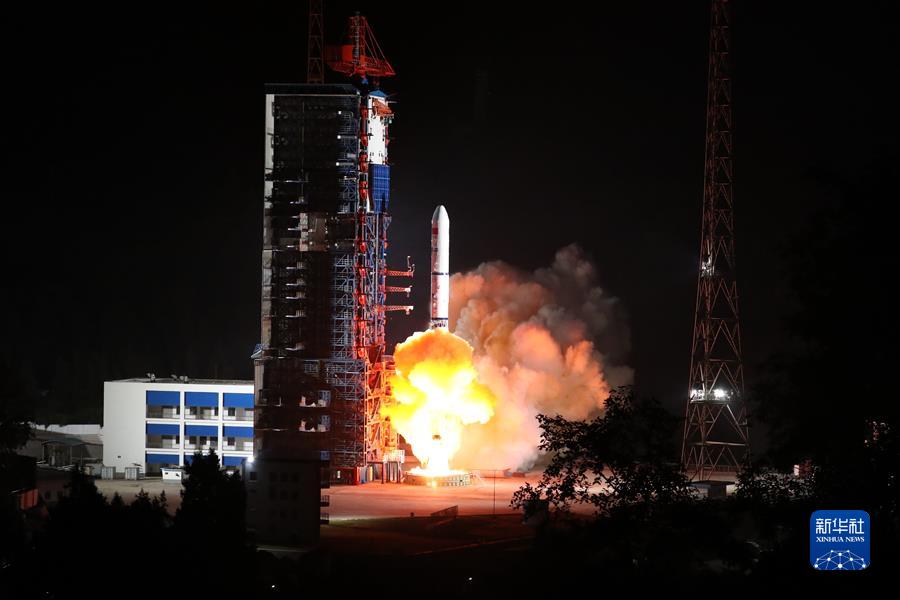 <p>　　10月24日4时3分，我国在西昌卫星发射中心使用长征二号丁运载火箭，成功将遥感三十九号卫星发射升空，卫星顺利进入预定轨道，发射任务获得圆满成功。</p>