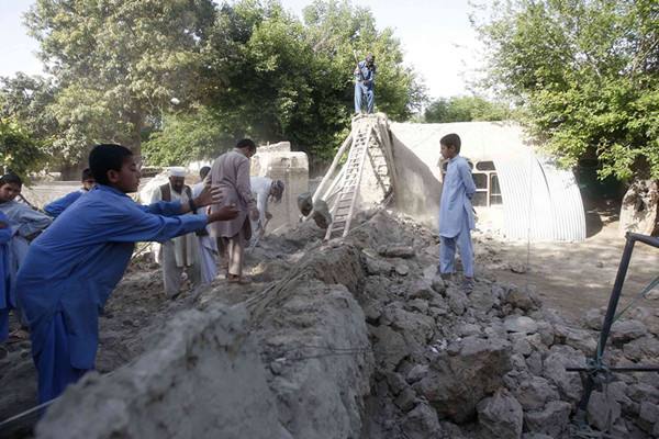 阿富汗地震千人遇难_海地地震遇难中国维和警察_意大利地震遇难人数升至291人